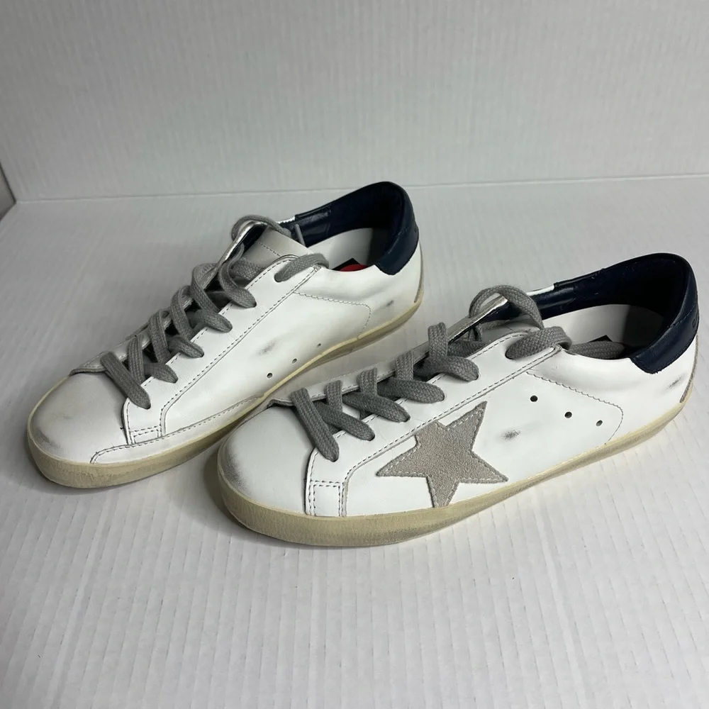 NEW GOLDEN GOOSE Superstar White WIth Navy pull tabs Gray Suede stars Size 6 - Picture 9 of 9